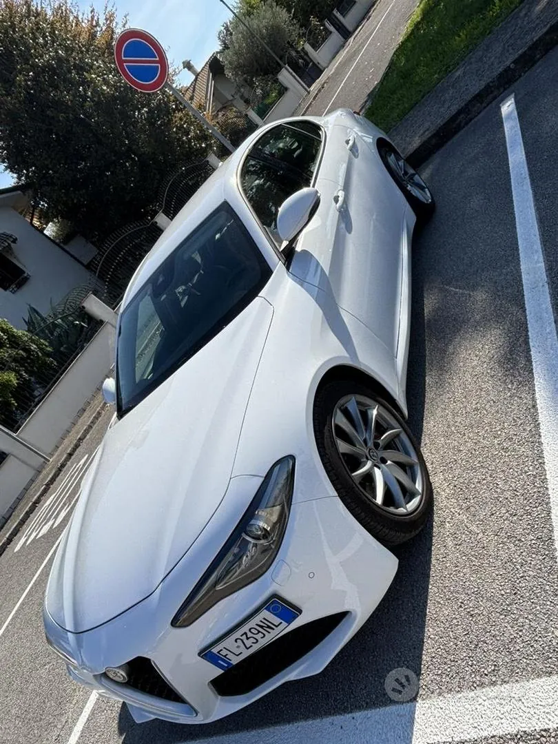 Alfa Romeo Giulia 2017 photo 4