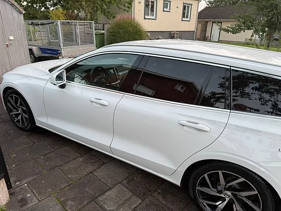 Volvo V60 2020 photo 2