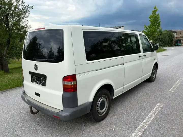 Volkswagen T5 2005 photo 3