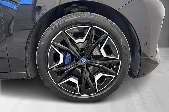 BMW Ix 2023 photo 5
