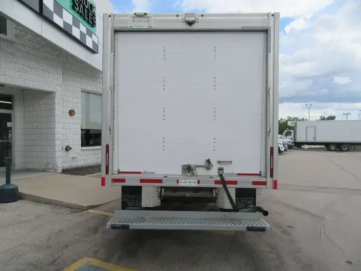 Chevrolet Express 3500 2025 photo 4