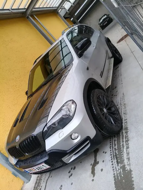 BMW X5 2010 photo 2