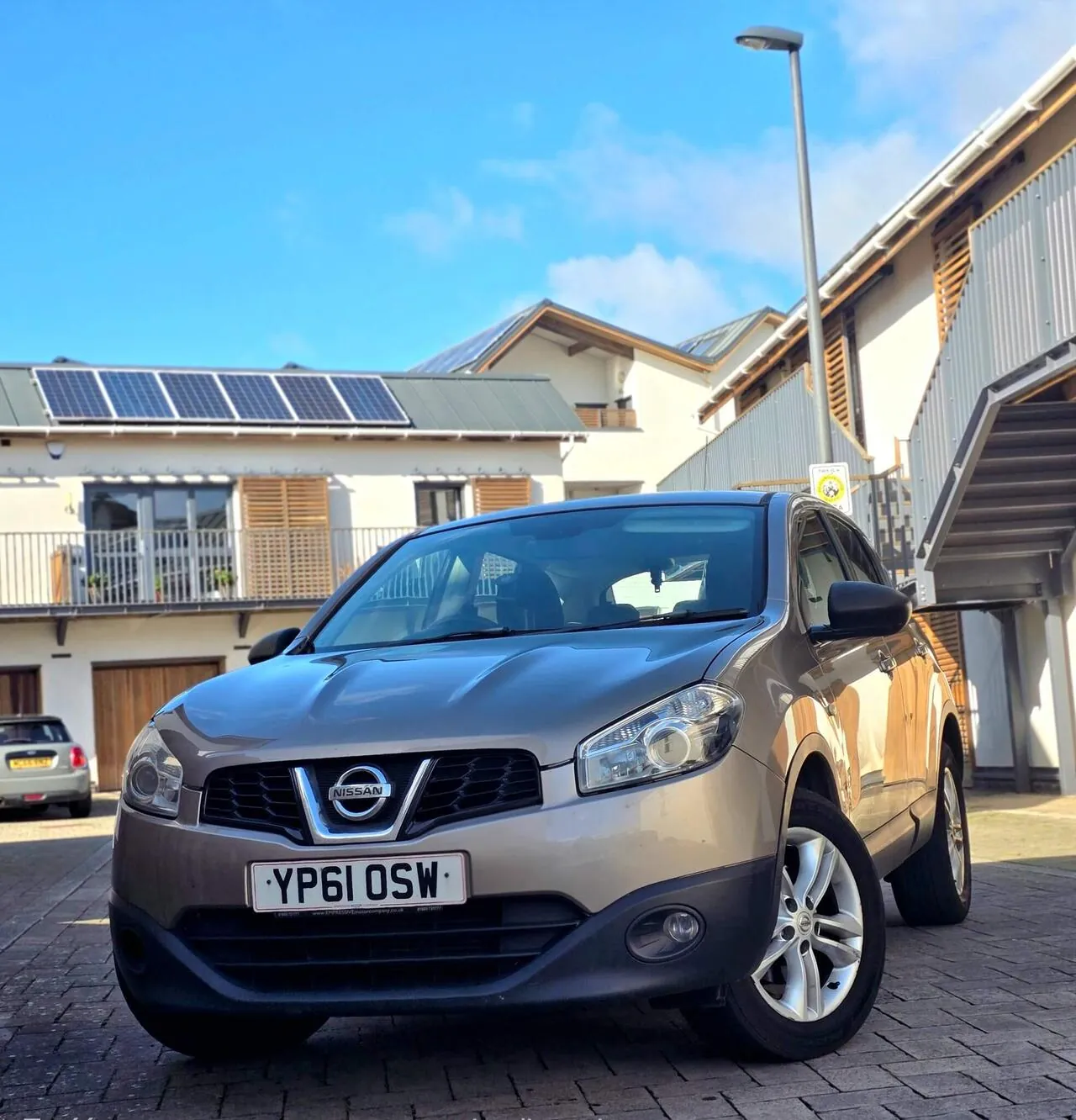 Nissan Qashqai 2011 photo 2