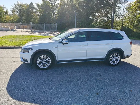 Volkswagen Passat Alltrack 2017 photo 2