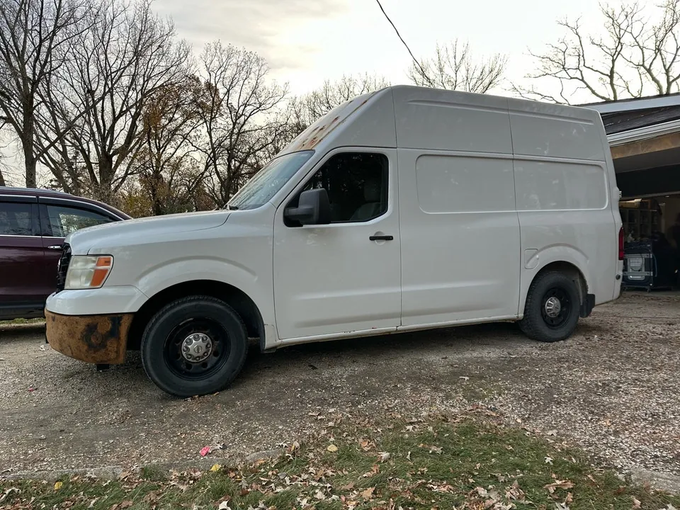 Nissan Nv2500
