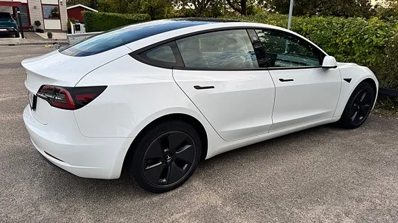 Tesla Model 3 2022 photo 2