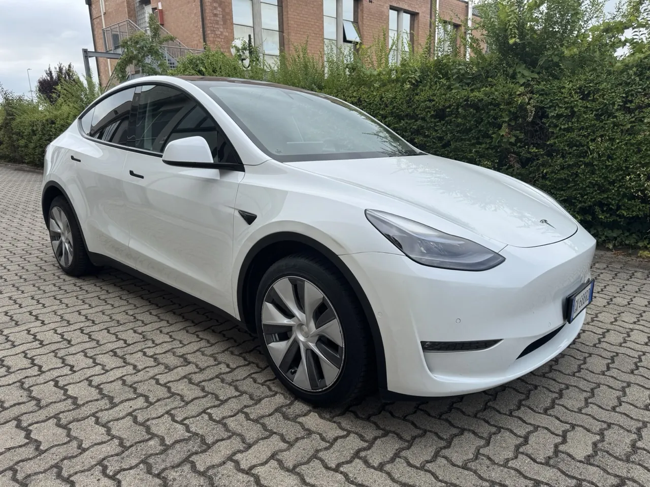 Tesla Model Y Long Range
