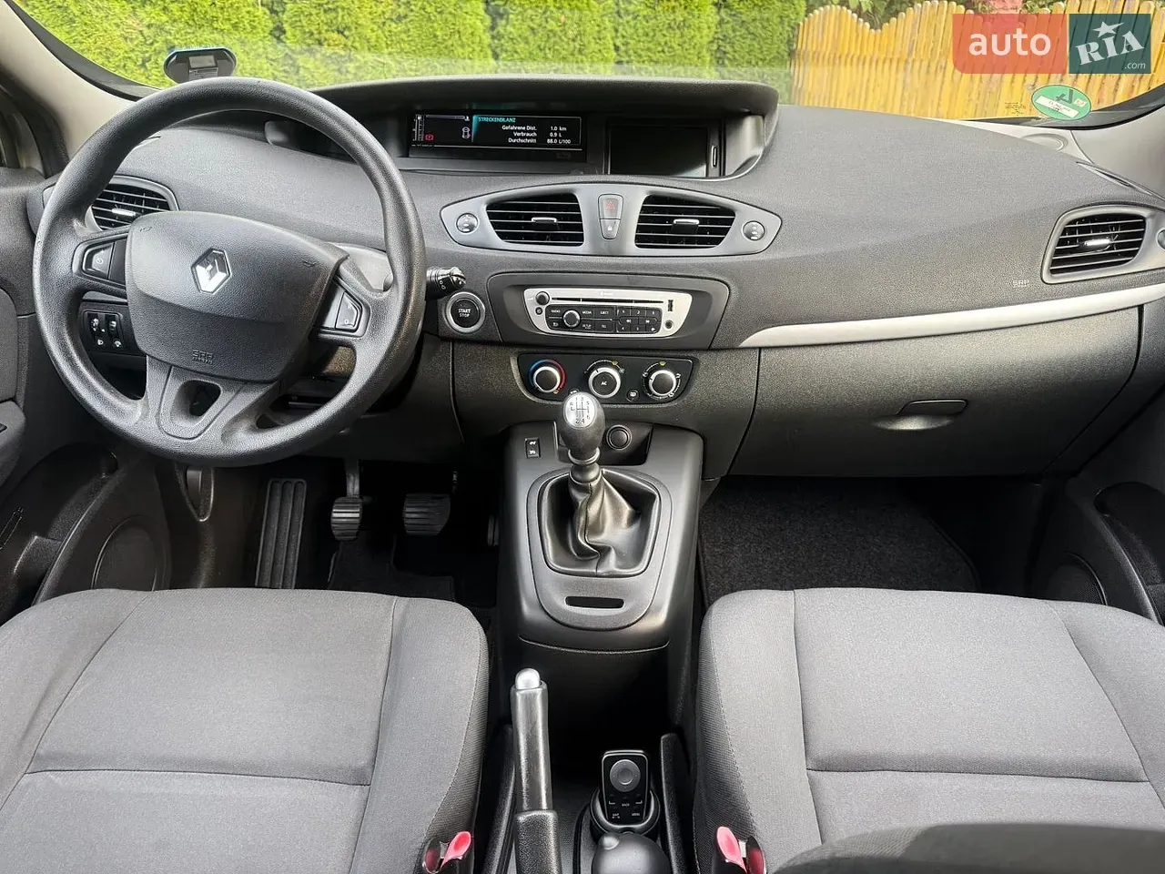 Renault Scenic 2012 photo 4