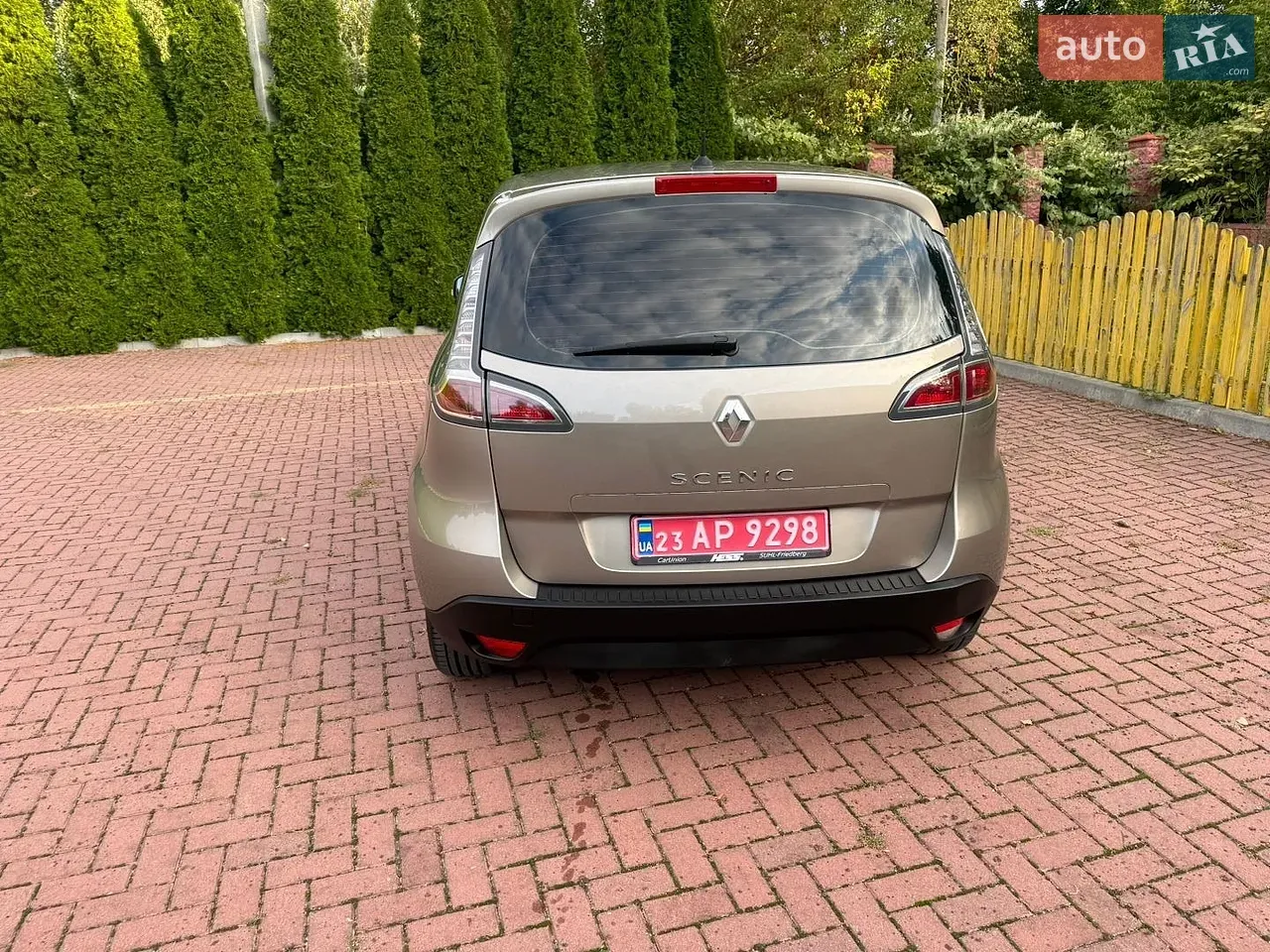 Renault Scenic 2012 photo 3