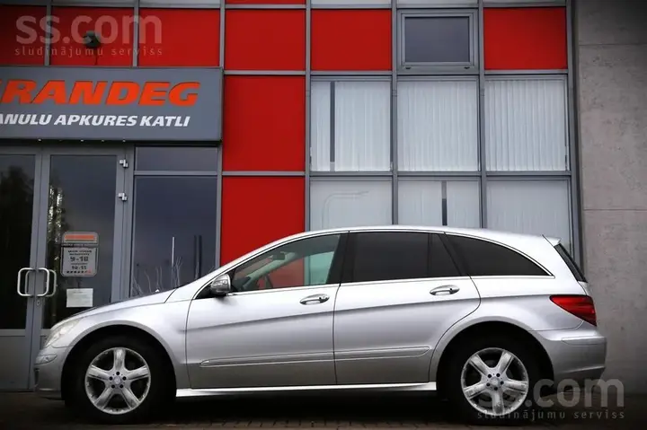 Mercedes-Benz R320 2006 photo 2
