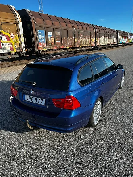 BMW 3 Series 2009 photo 3