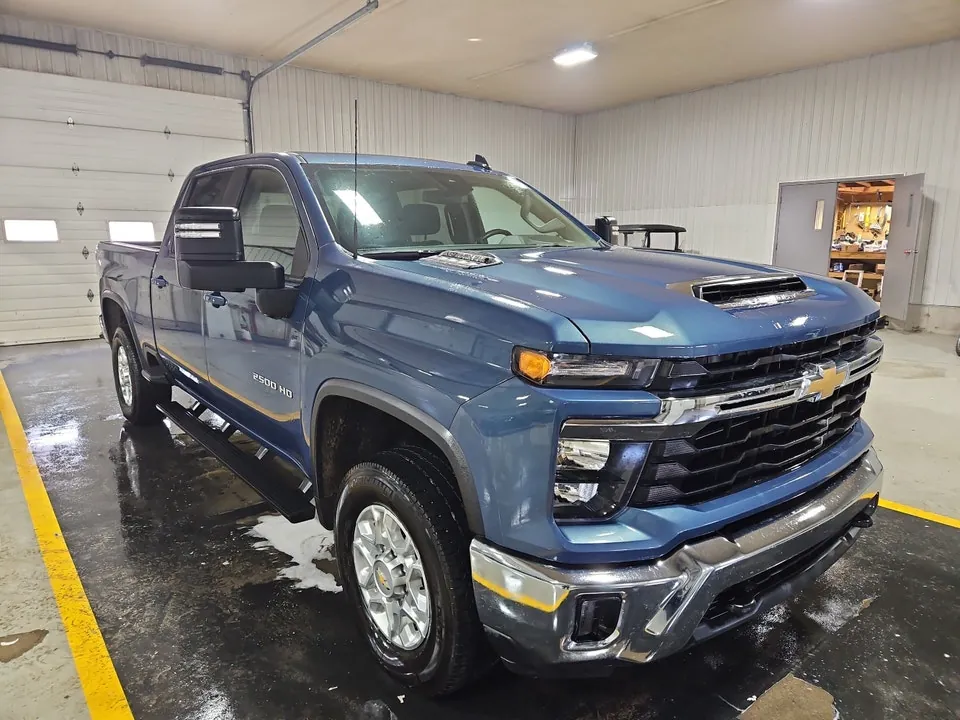 Chevrolet Silverado 2500Hd 2026 photo 3
