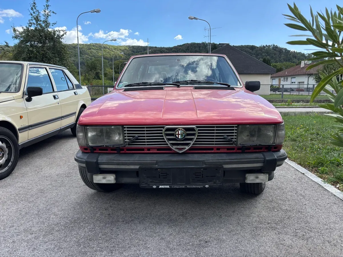 Alfa Romeo Giulietta 1983 photo 2