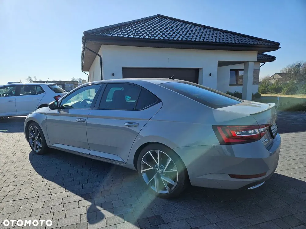 Skoda Superb 2018 photo 5