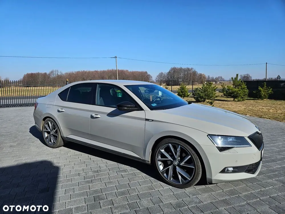 Skoda Superb 2018 photo 3