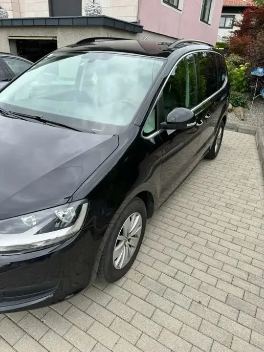 Volkswagen Sharan 2012 photo 2