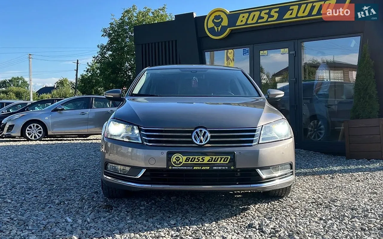 Volkswagen Passat 2012 photo 2