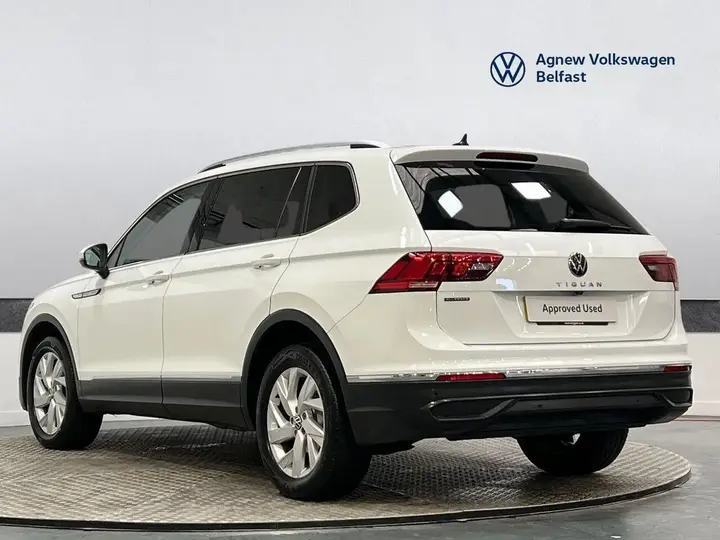 Volkswagen Tiguan Allspace 2023 photo 3