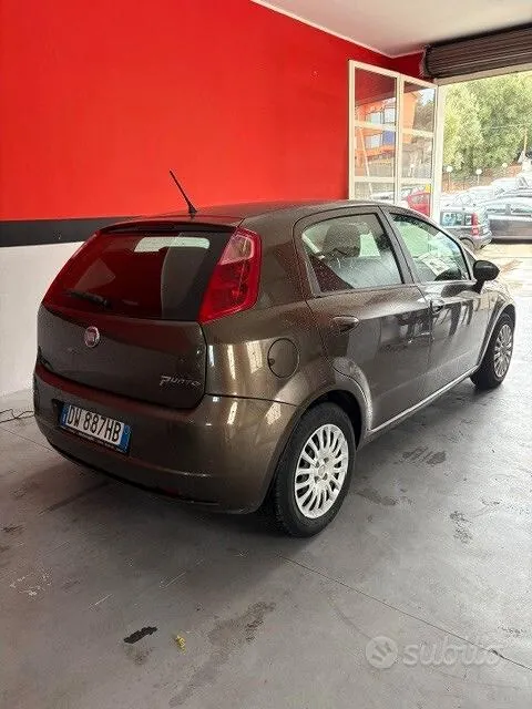 Fiat Grande Punto 2009 photo 3
