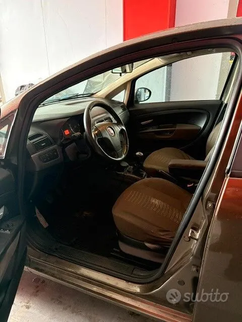 Fiat Grande Punto 2009 photo 5