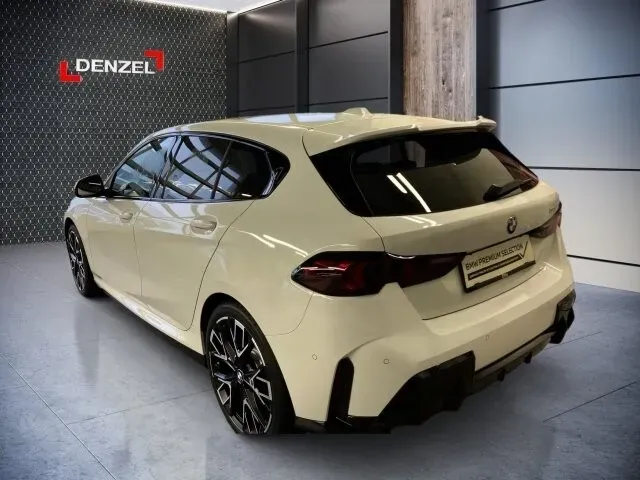 BMW 1 Series 2025 photo 3