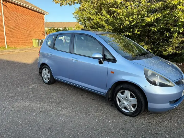 Honda Jazz 2002 photo 2