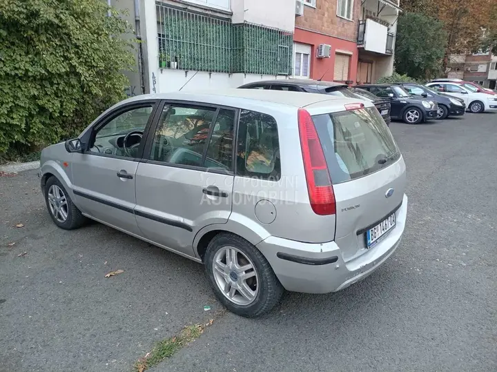 Ford Fusion 2002 photo 5