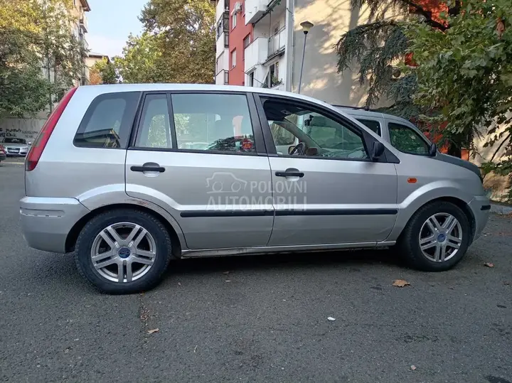 Ford Fusion 2002 photo 4