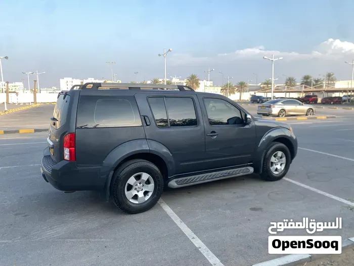 Nissan Pathfinder 2011 photo 2