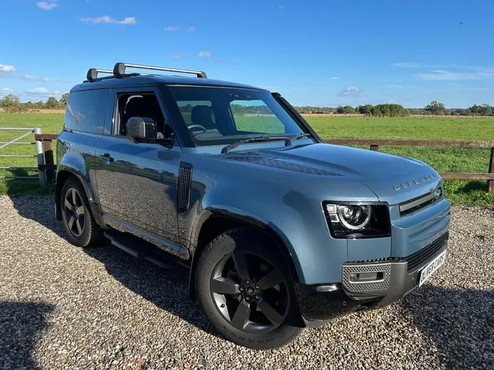 Land Rover Defender 2025 photo 4