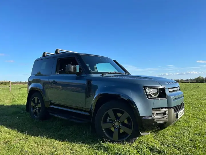 Land Rover Defender 2025 photo 3