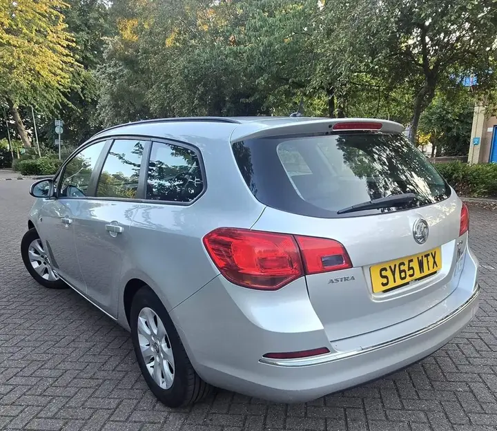 Vauxhall Astra 2015 photo 4