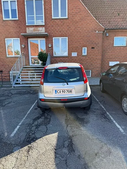 Nissan Note 2007 photo 2
