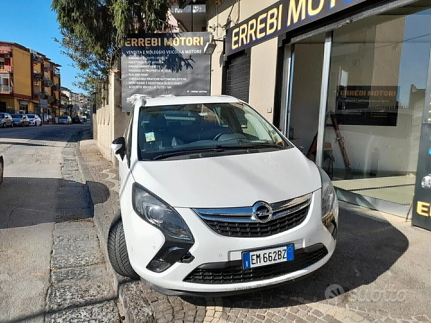 Opel Zafira Tourer 2012 photo 2