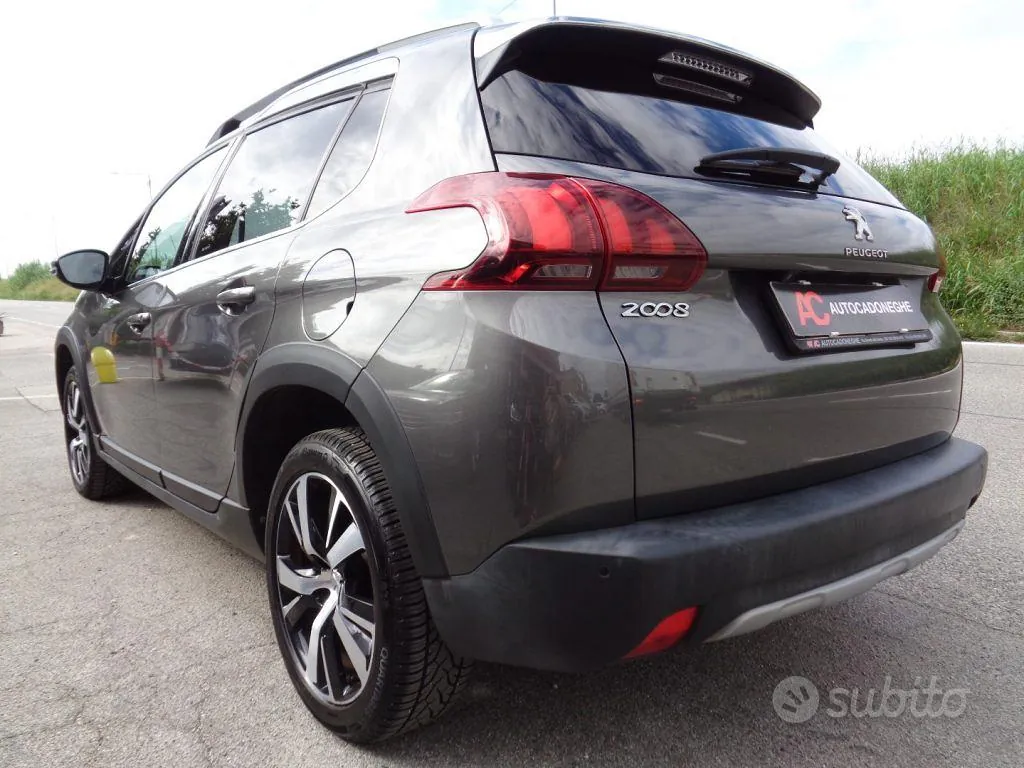 Peugeot 2008 2020 photo 3