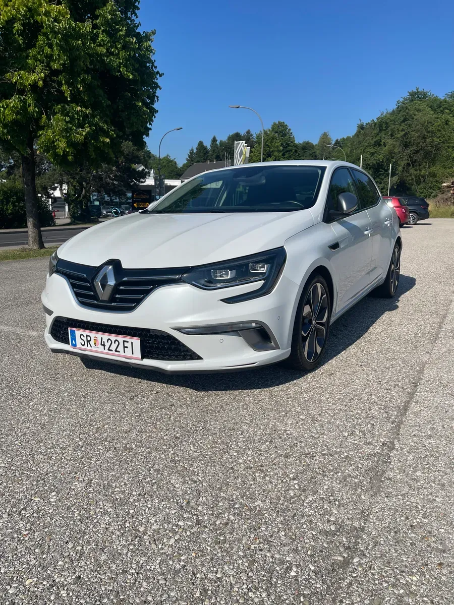 Renault Mégane 2016 photo 2