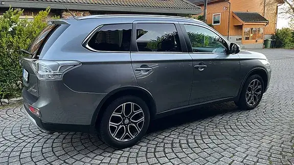 Mitsubishi Outlander 2014 photo 4