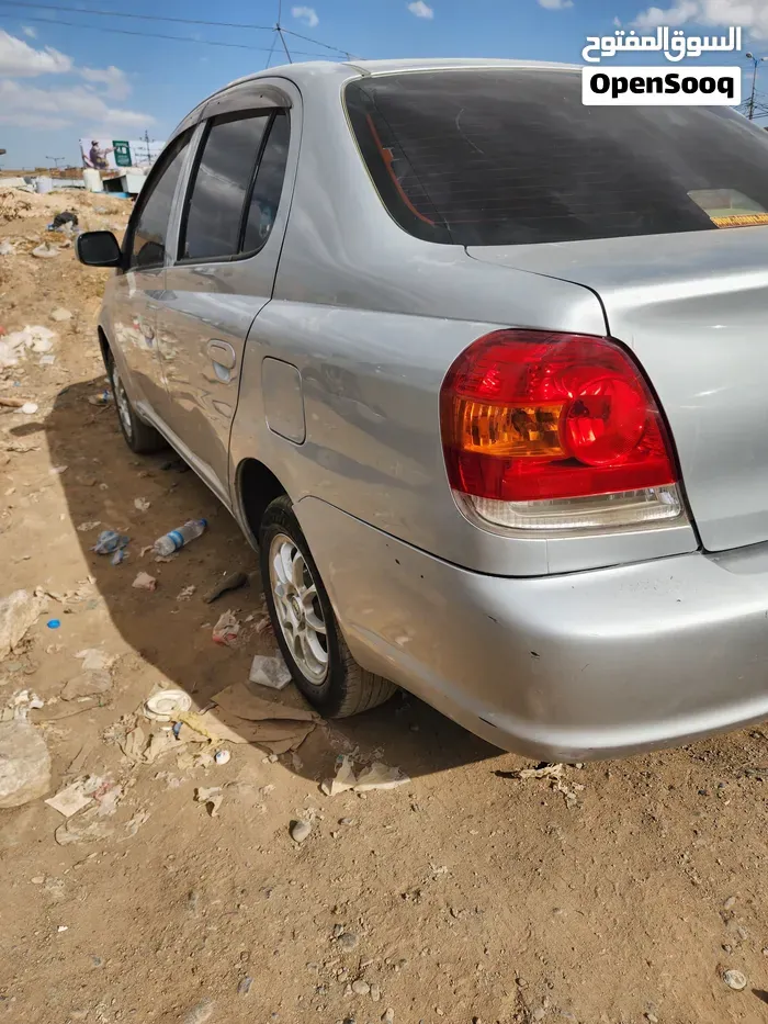 Toyota Yaris 2005 photo 2