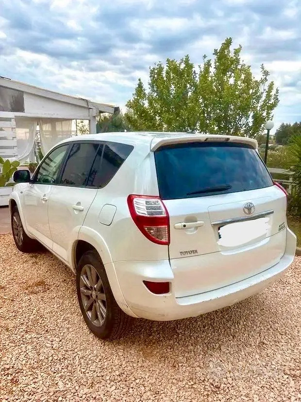 Toyota Rav4 2012 photo 2