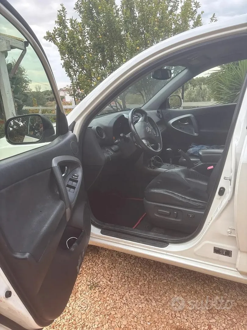 Toyota Rav4 2012 photo 4