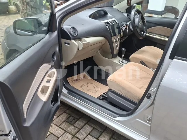 Toyota Belta 2007 photo 2