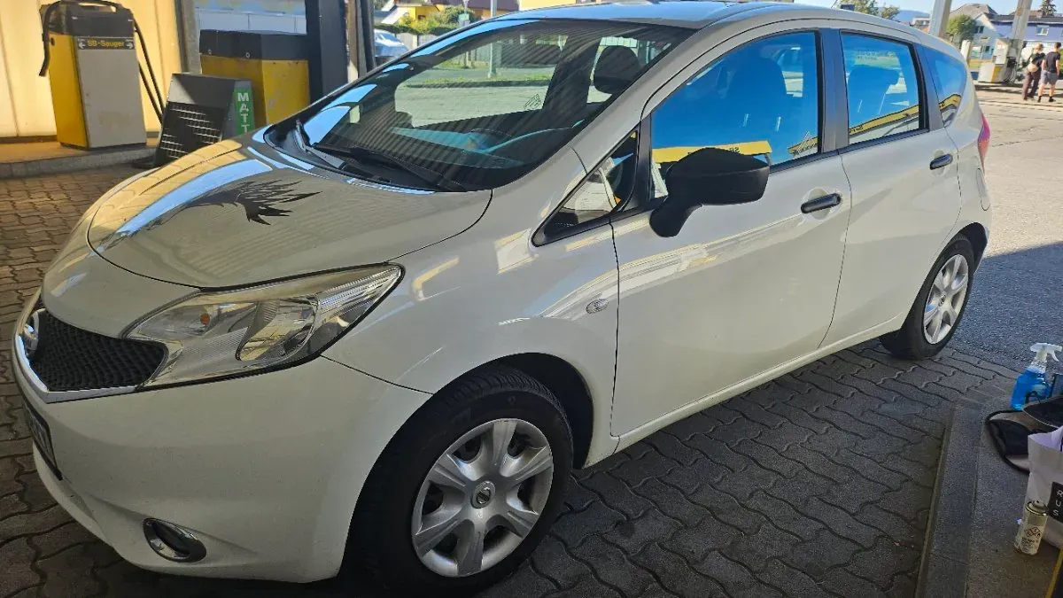 Nissan Note 2014 photo 2
