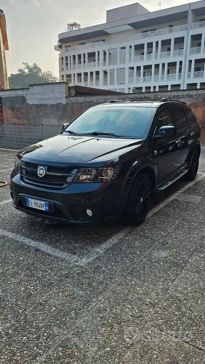 Fiat Freemont 2012 photo 2