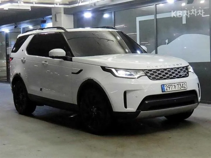 Land Rover Discovery 5