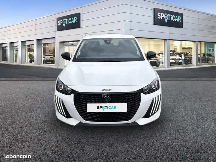 Peugeot 208 2025 photo 2