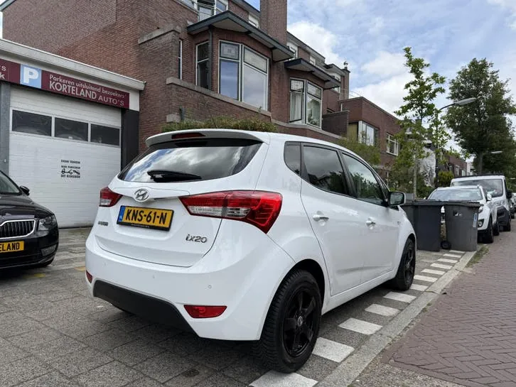 Hyundai Ix20 2017 photo 3