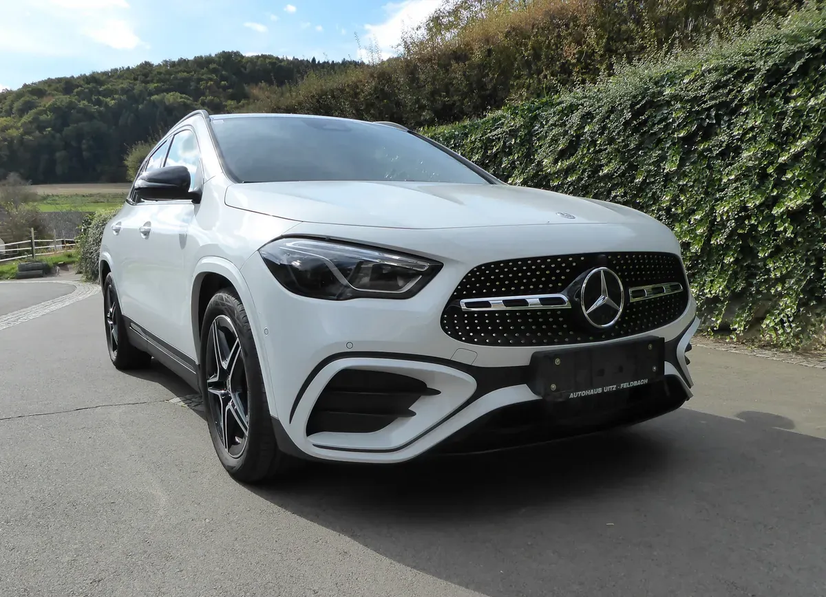 Mercedes-Benz Gla Class 2024 photo 2