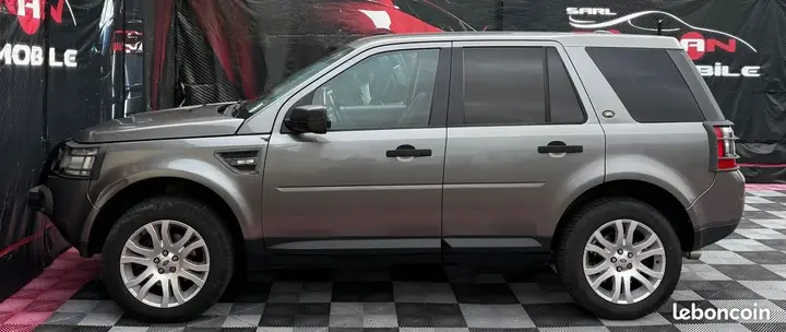 Land Rover Freelander 2009 photo 3
