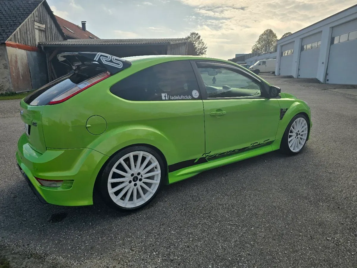 Ford Focus 2010 photo 2
