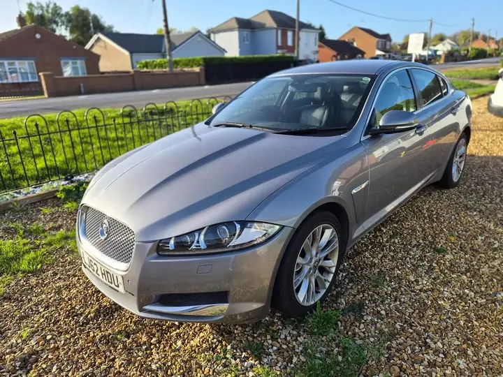 Jaguar Xf 2012 photo 2